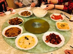 -鸿一饭店(隐秀路店)