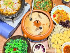 -老滇山寨•云南特色菜•地方菜•民族风情歌舞表演(金碧店)