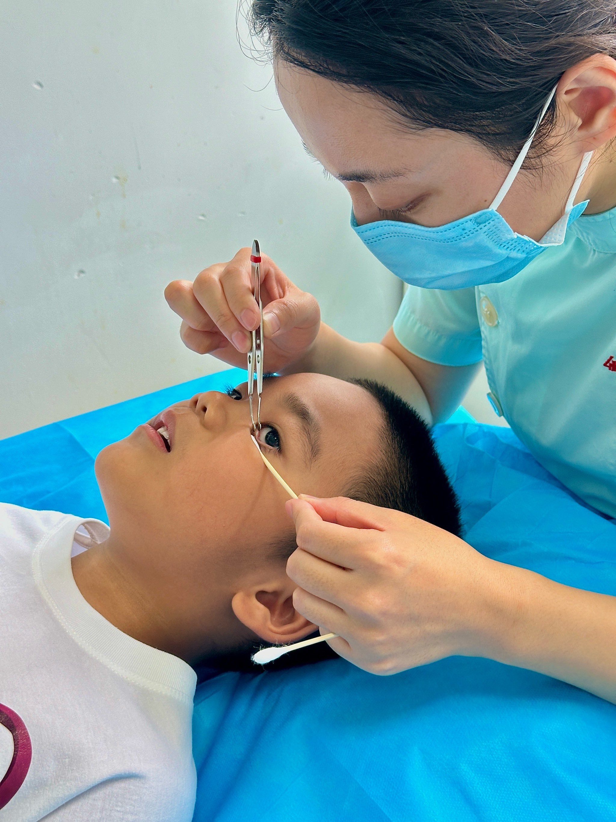 带儿子检查干眼,体验干眼spa