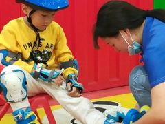 -悦动体能篮球羽毛球网球(三里河店)