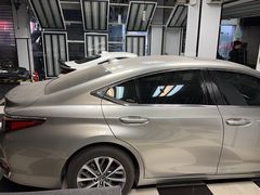 -鲨鱼皮汽车凹陷玻璃修复(静安店)