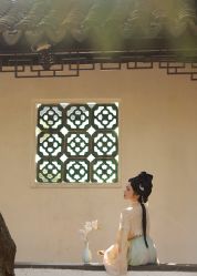 -一揽芳华汉服旗袍体验馆(拙政园店)