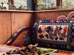 手抓牦牛肉-四姑娘山阿巴郎·藏式花园餐厅