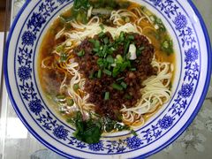 -渝之汇牛肉豌杂面