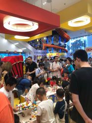 -乐高品牌旗舰店(人民广场店)