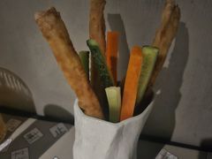 -穹六人间 people 6(岳阳路店)