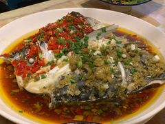 双椒鱼头-钟掌勺忘不了地道湘菜(新天地假日广场店)