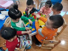 -抱抱熊托育中心(大悦城店)