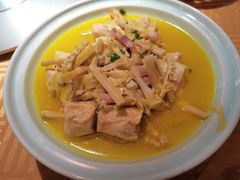 鸡汁笋干炖千张包-鱼食饭稻·苏浙土菜17年老馆子(平江路店)