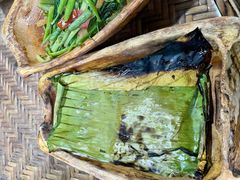 基诺风味包烧鱼-基诺山寨.版纳民族特色菜