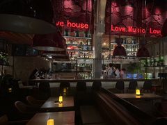 -FOUR PLAY BAR