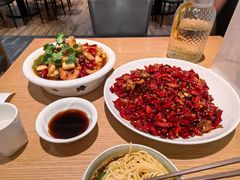 -渝信川菜 · 川味家常菜(财富购物中心店)