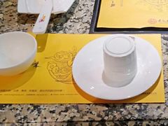 餐具摆设-黄记煌三汁焖锅(渝北金港国际店)