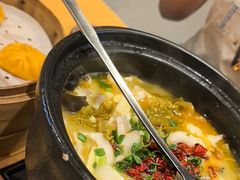 非遗酸菜罐罐鱼-小六汤包·西安老字号·中华名小吃(高新四路店)