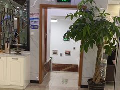 -茂菊口腔连锁(浦东南路店)