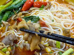 -乡村鸡杂米线(汉渝路店)