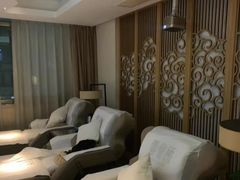 -新盈光·云会所(百丈东路店)
