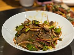 大香菜拌牛肉-云尊府云南菜·蒸汽石锅鱼(学清路店)