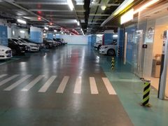 -龙湖天街-停车场