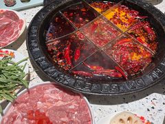 -红九格老火锅(三峡广场店)