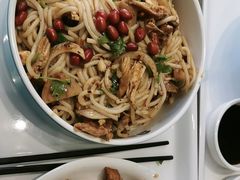 -灵芝妹子海鲜米线(劳动公园店)