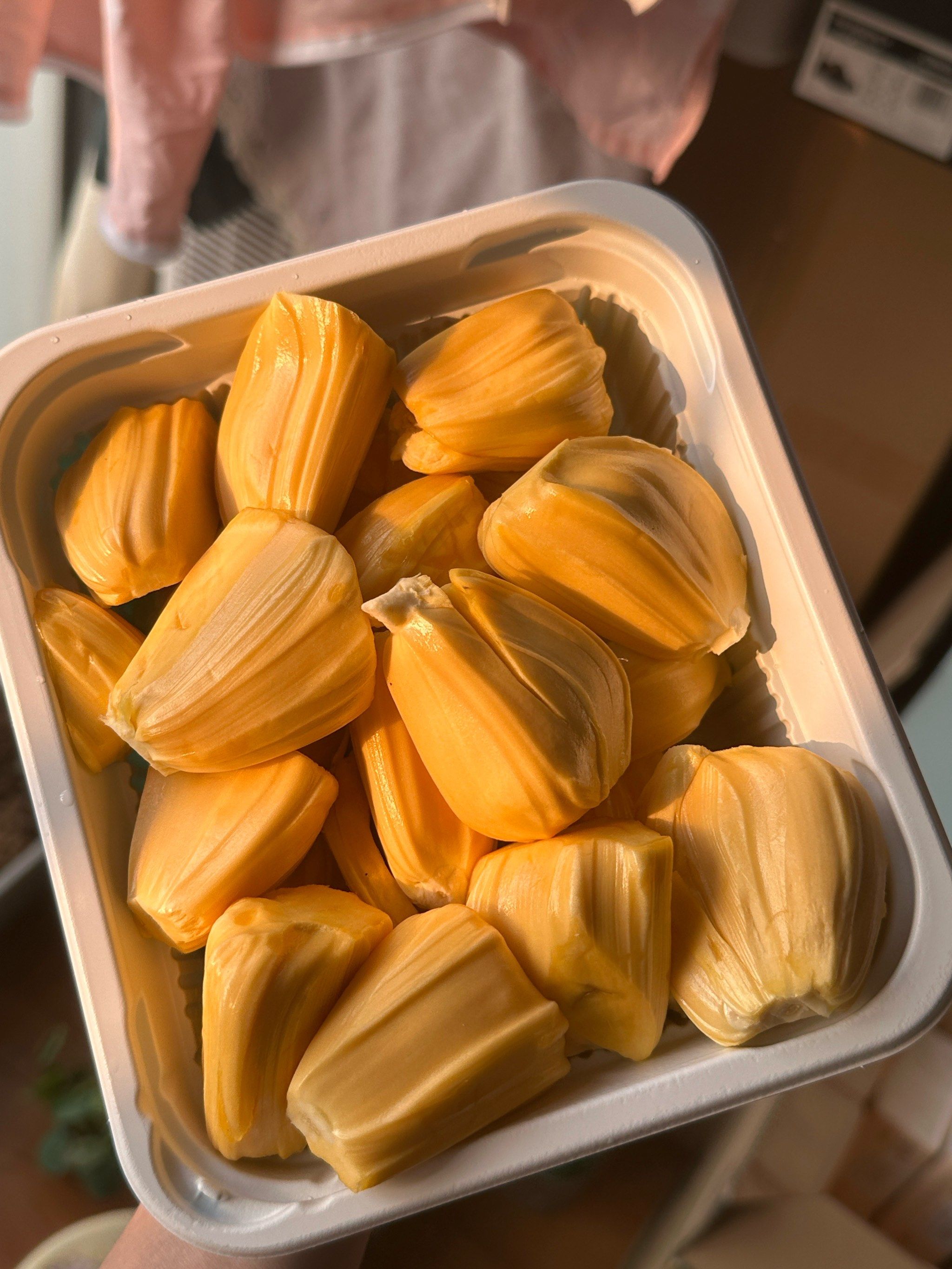 第一次亲手剥菠萝蜜