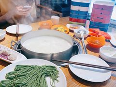 -龙记斑鱼火锅鲜切牛肉自助(红山路店)