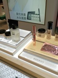 -奥伦纳素Erno Laszlo