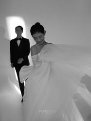 -至臻微拉婚纱摄影