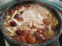 -南渝食府.墨脱石锅松茸鸡