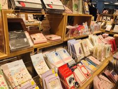 -九木杂物社(新奥购物中心店)