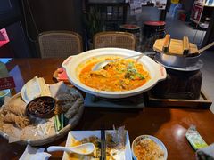 -魏铭鱼头捞饭(晋阳路店)