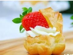 草莓味泡芙-瑞幸咖啡(7号国际商业中心店)