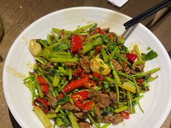 -东口码头·烧鸽子·鱼头泡饼·地方菜(金鹰悦城店)