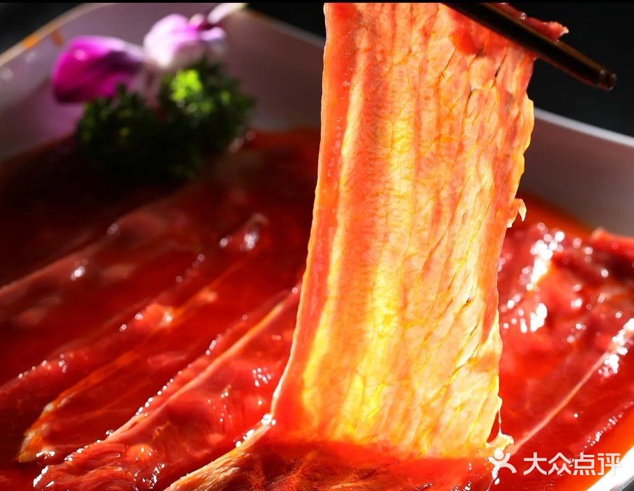麻辣英雄传•空运毛肚配爆香牛油锅，一口沦陷！