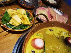 -洱火云南酸菜牛肉火锅(石景山当代商城店)