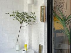 -彳亍咖啡·这里(水湾路店)