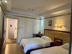 -昆季酒店(深圳坂田五和地铁站店)