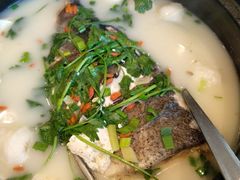 招牌鱼头煲-品渔味湖鲜馆(拈花湾店)