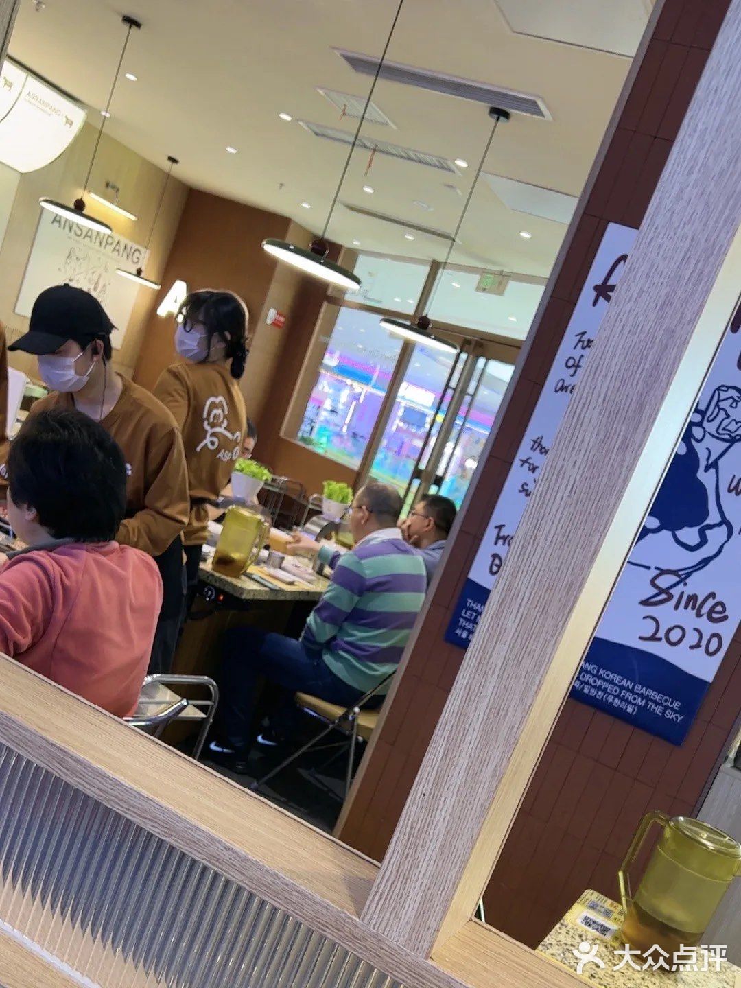 今天又来安三胖吃烤肉啦，环境超级好 服务很热情