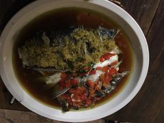 开胃鱼头王-童年小筑餐厅(申花路店)