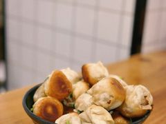 特色葱煎包-赵宝美煎包店