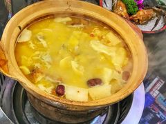 鸡煲花胶汤-港迹·鲜围煮海鲜火锅(湖州时代广场店)