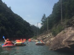 -安吉龙王山峡谷漂流