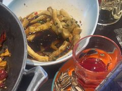 -川流不息·地道川菜·小龙虾(松东路店)