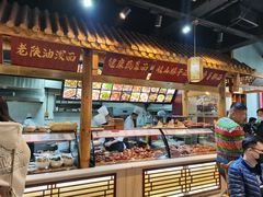 面包甜点陈列柜-汉唐守艺人·河北面馆(民心河店)