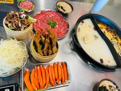 -鹿鸣山草本茶香火锅(园西路店)