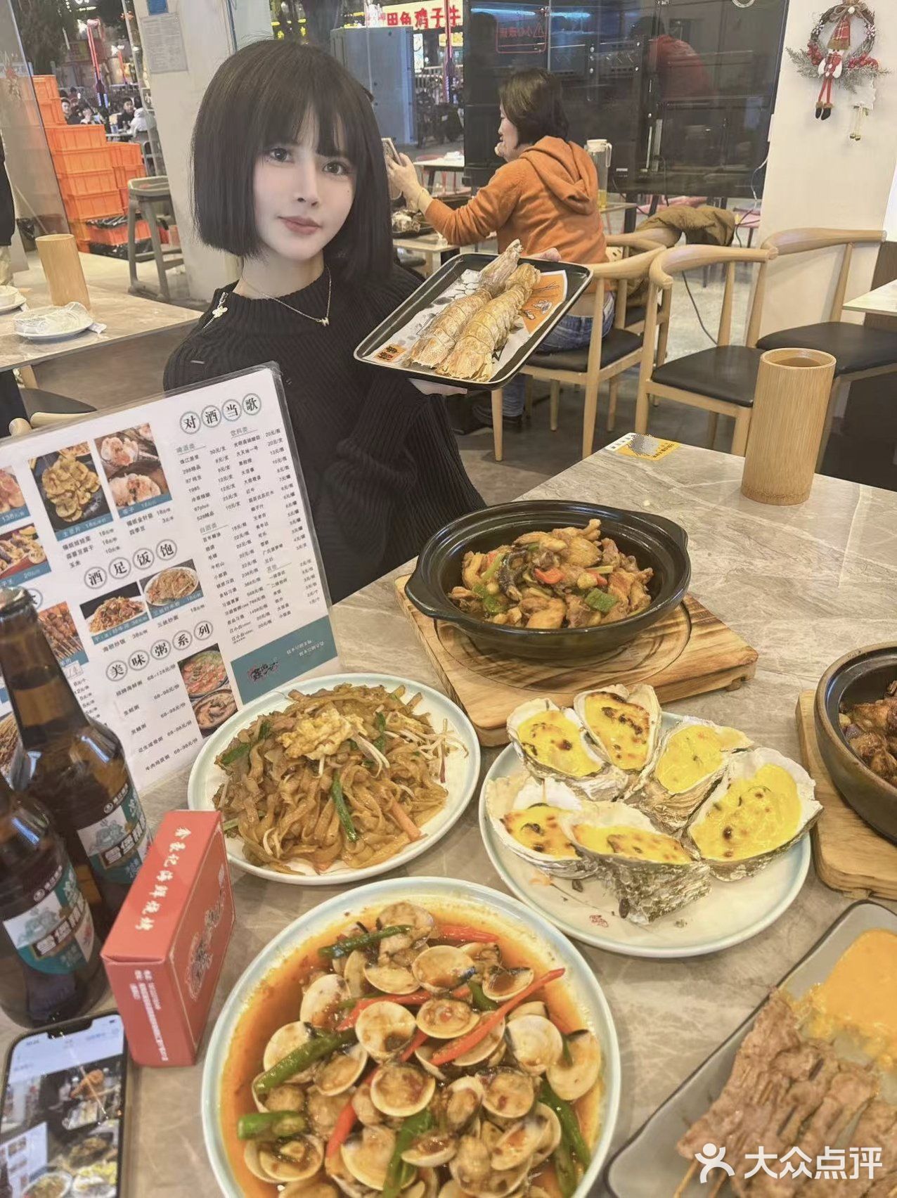 在广州，夜宵界蕞美老板娘，不接受反驳