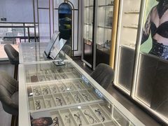 -世纪大明眼镜·蔡司战略授权店(汉街店)