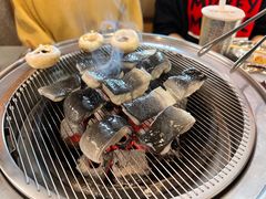 -围炉肉舍•炭烤活鳗•丹东海鲜烤肉(步行街店)